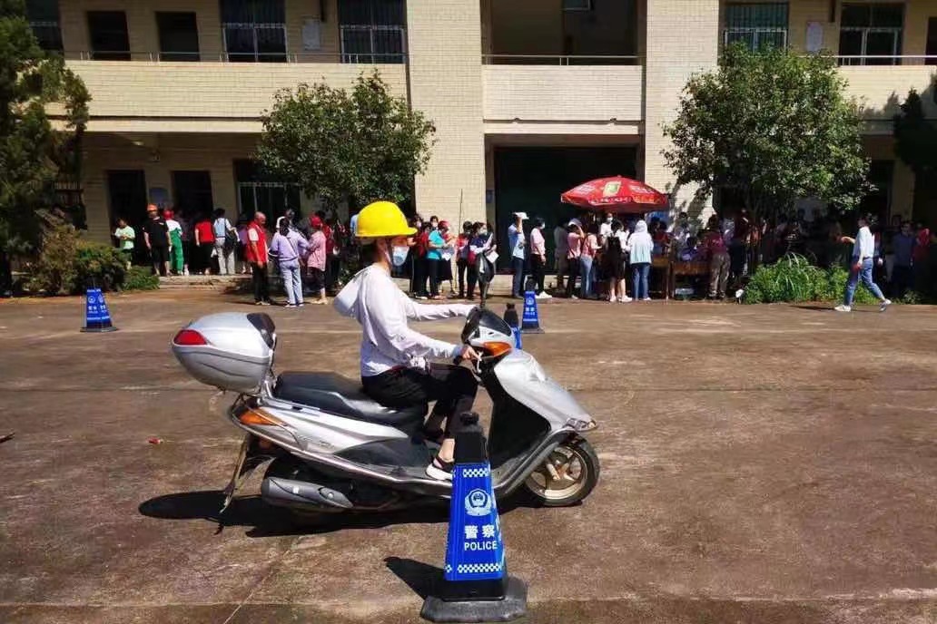 和平交警1.jpg